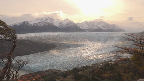 Sonnenuntergang-Grauer-Gletscher-Im-Torres-Del-Paine-Nationalpark