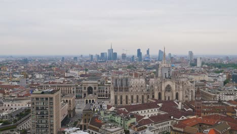 Empty-city-of-Milan-from-above