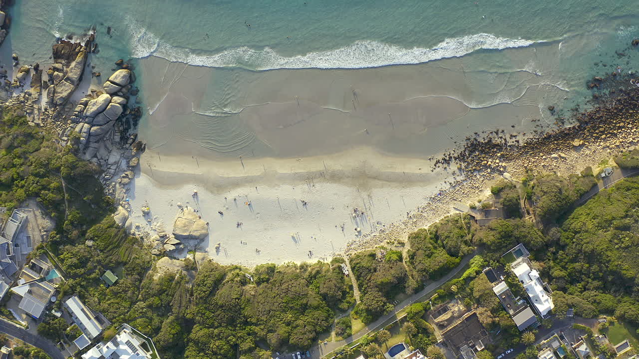 Live where it's summer all year long