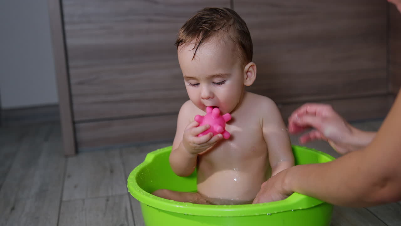 Hora del baño del bebé