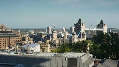 Tower-Bridge-Panning-00