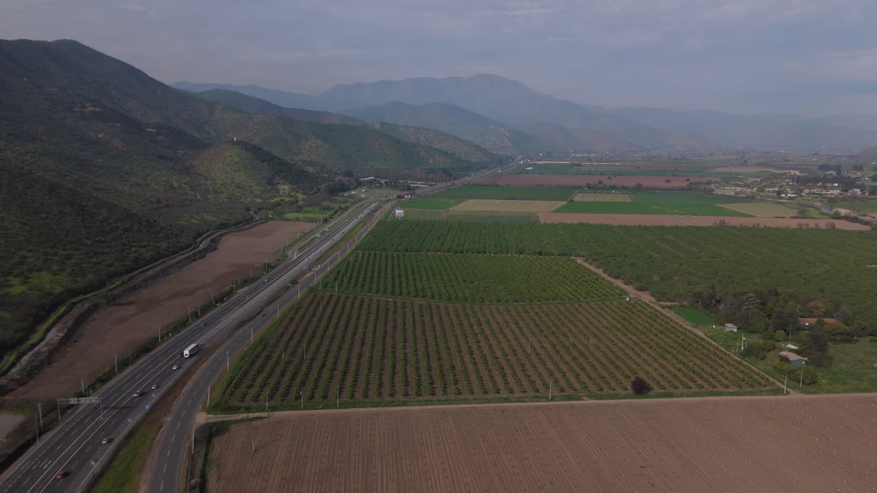 curacavi chile vista de drones camino calle carretera campamento