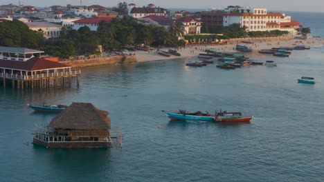 Pivoting-On-Floating-Restaurant-Close-Version