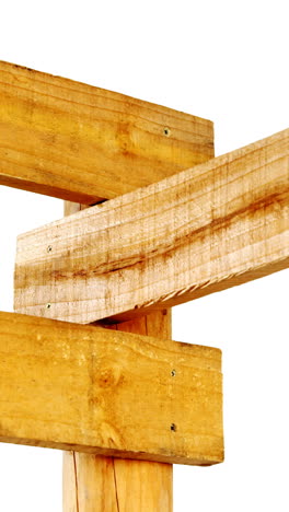 poste de señal de dirección de flecha de madera