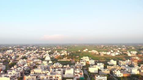 Vista-De-Casas-Residenciales-En-La-Provincia-De-Punjab,-India