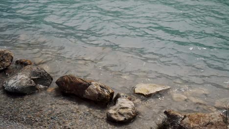 Unberührtes-Wasser-Der-Laguna-Esmeralda-In-Der-Nähe-Von-Ushuaia-In-Feuerland,-Argentinien