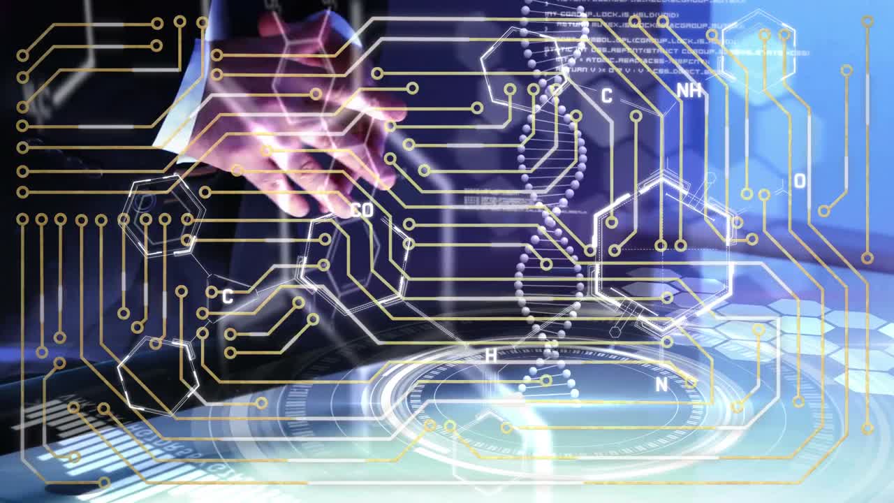 컴퓨터 회로판의 애니메이션과 데이터 처리가 백인 사업가