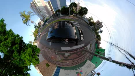 el mini planeta del coche