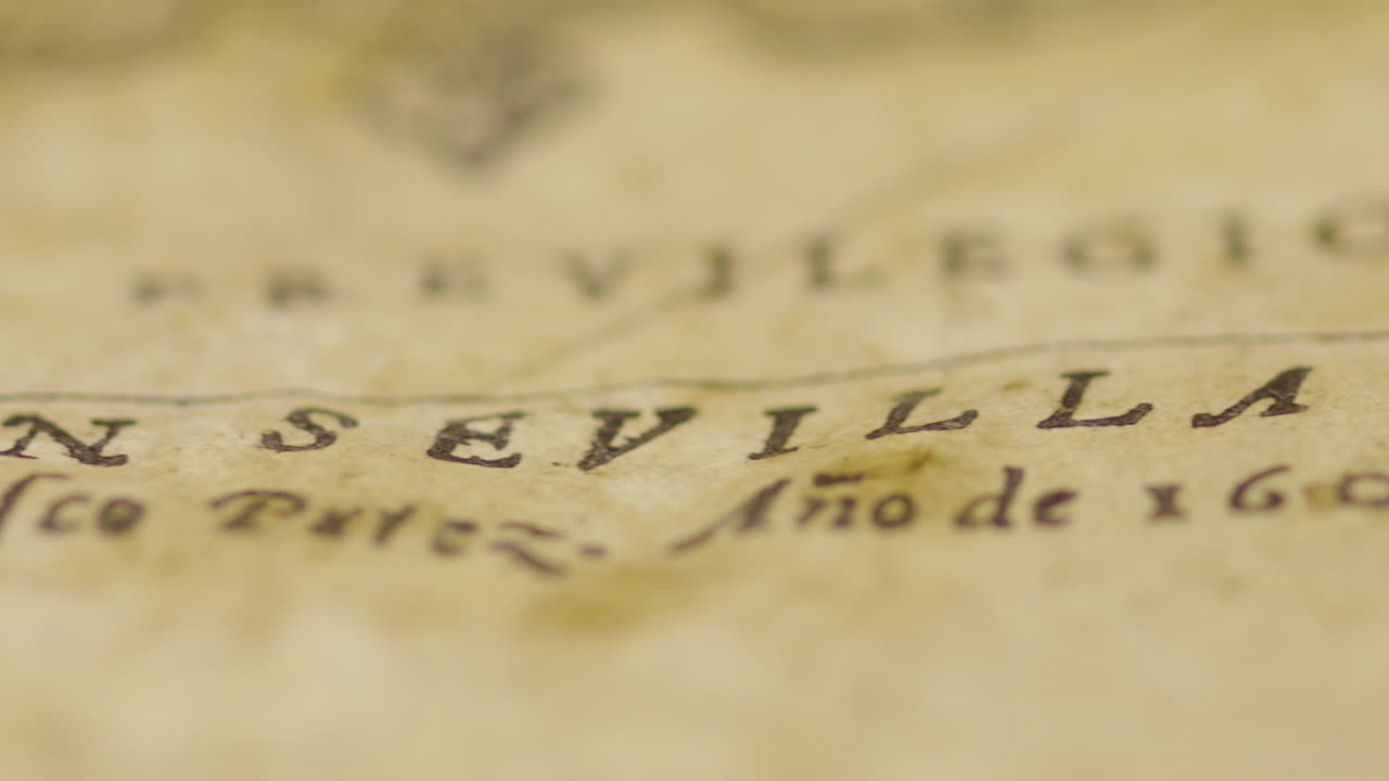 식민지 시대의 오래된 스페인 책