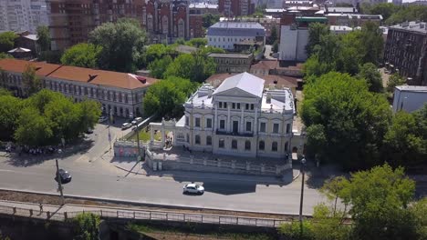 vista aérea de un edificio histórico en una ciudad