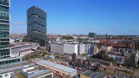 edificio de oficinas del rascacielos de la ciudad de berlin de verano