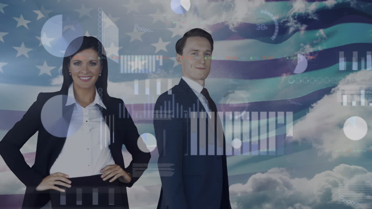 animación de procesamiento de datos y bandera de ee.uu. sobre hombres de negocios caucásicos sonriendo.