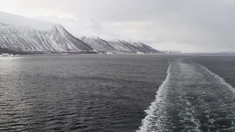 Norwegian-Sea-with-mountains-in-the-background-from-a-sailing-ship