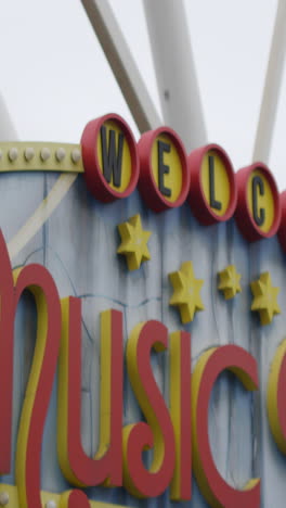welcome music sign