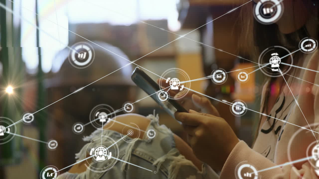 스마트 폰을 사용하는 사람들의 연결 네트워크 및 데이터 처리 애니메이션