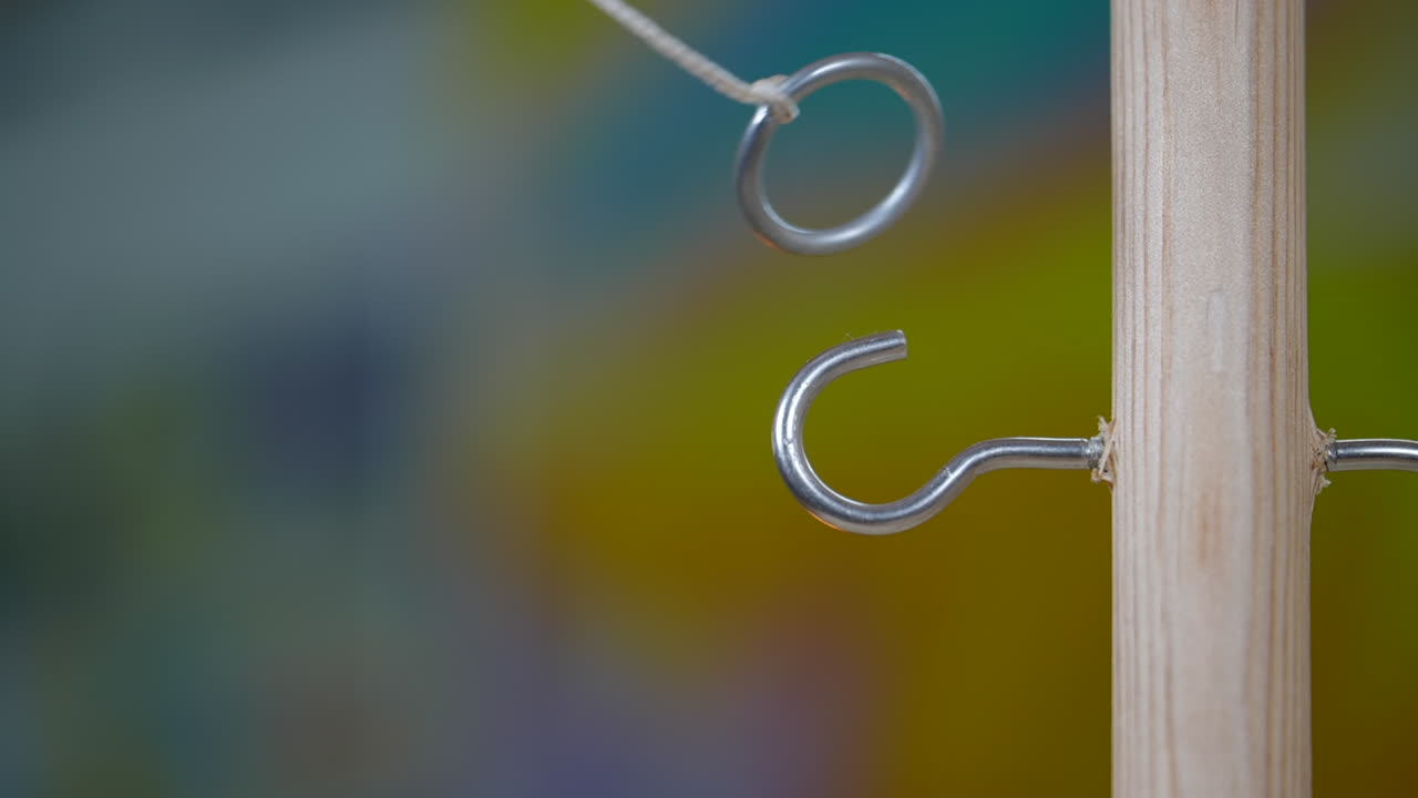 고리 던지기 게임에서 이기고 실패하면 보기를 닫습니다.