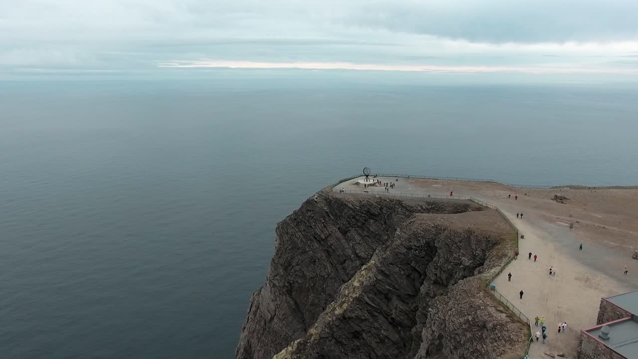 северный мыс (nordkapp) в северной норвегии.