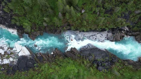 Norway-Marmorslottet-Eröffnungsaufnahme-Von-Oben-Nach-Unten-Mit-Drohne-|-Norwegen-|-Dji-Air2s