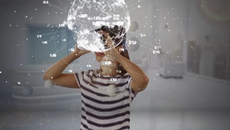 animación del globo con conexiones sobre mujer caucásica usando auriculares vr