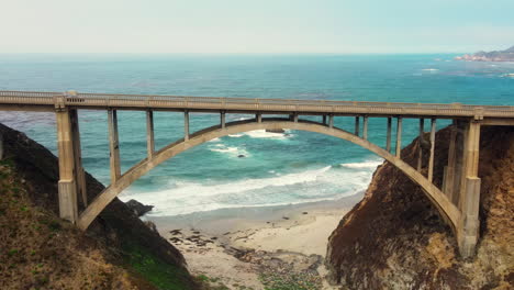 big sur und rocky creek bridge von oben gesehen: drohnenflugaufnahmen