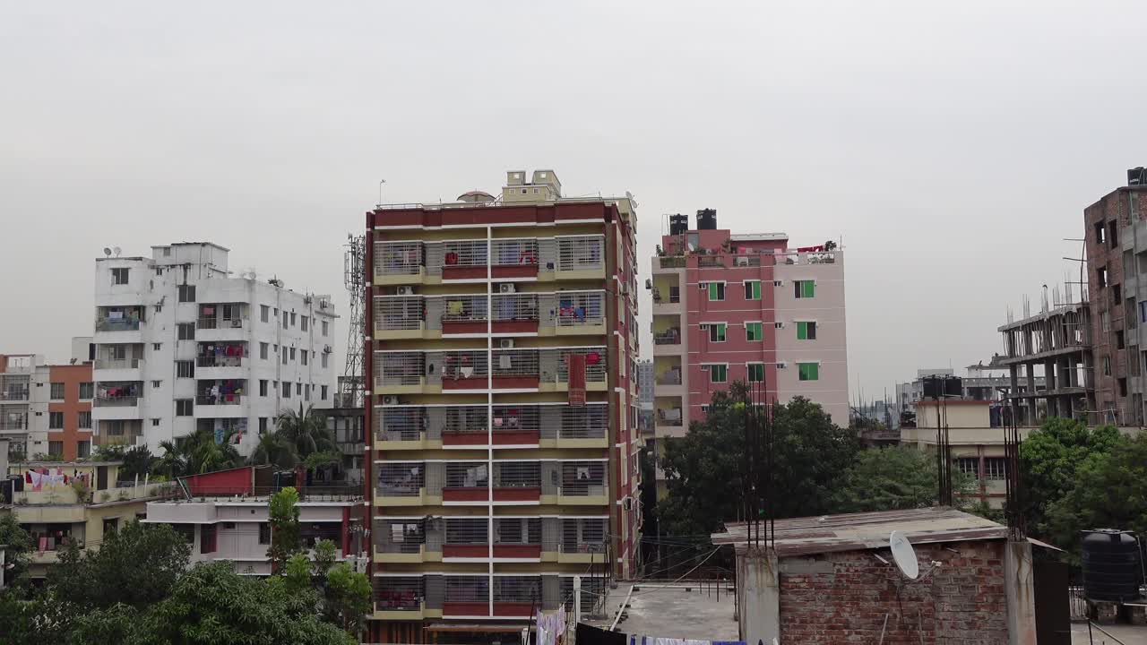 개발 도심의 주거 건물