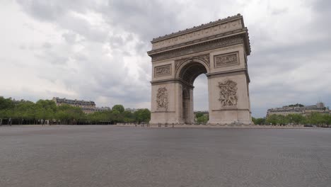 arc de triomphe deserted