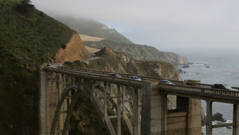 Puente-Bixby-Creek-En-La-Costa-De-Big-Sur,-California,-Ee.uu.-Filmada-En-4k-De-Alta-Resolución