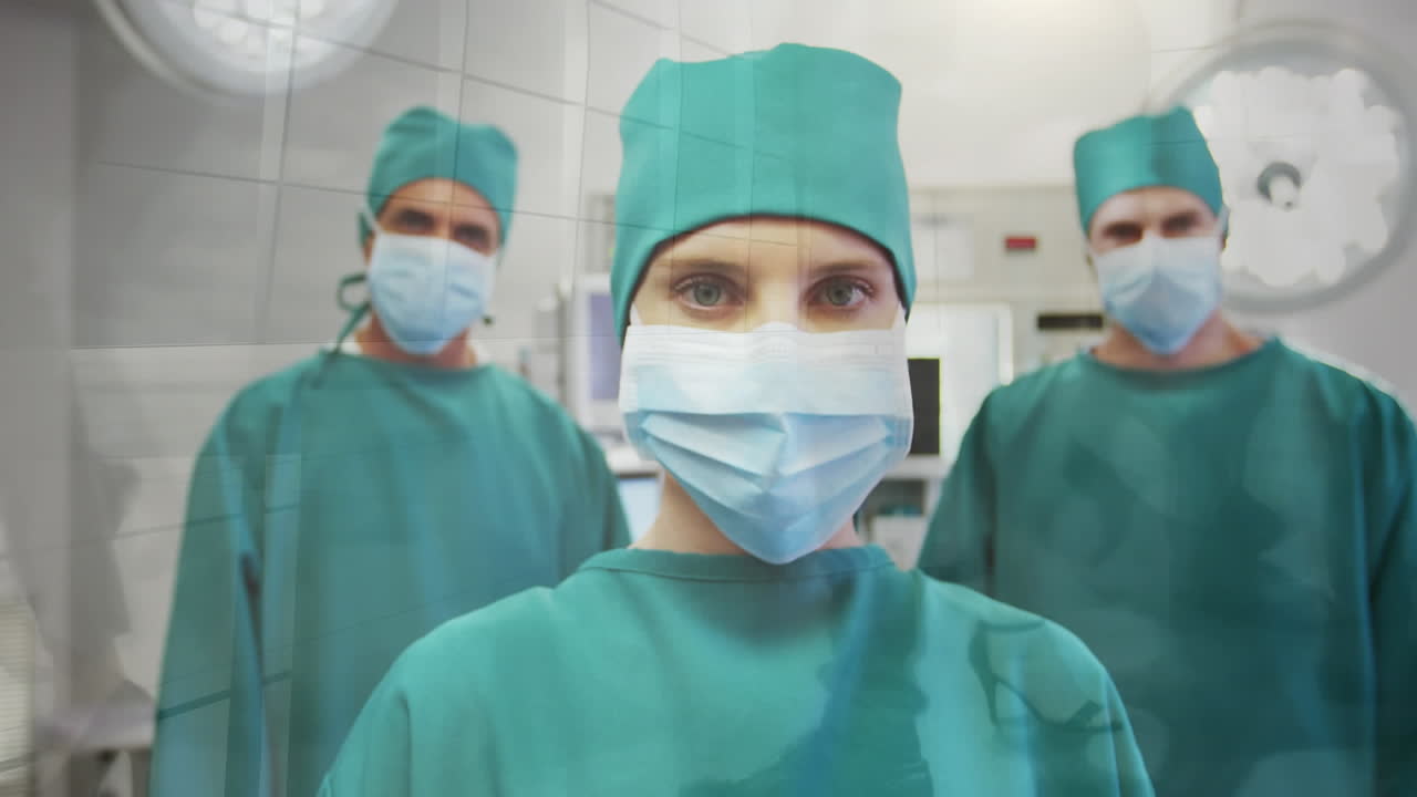 retrato del equipo de cirujanos en la sala de operaciones en el hospital contra el lapso de tiempo de las personas que caminan