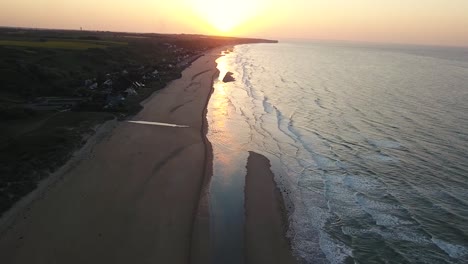 Antena-Sobre-La-Playa-De-Normandía,-Francia-Para-La-75a-Conmemoración-Del-Dday-2019