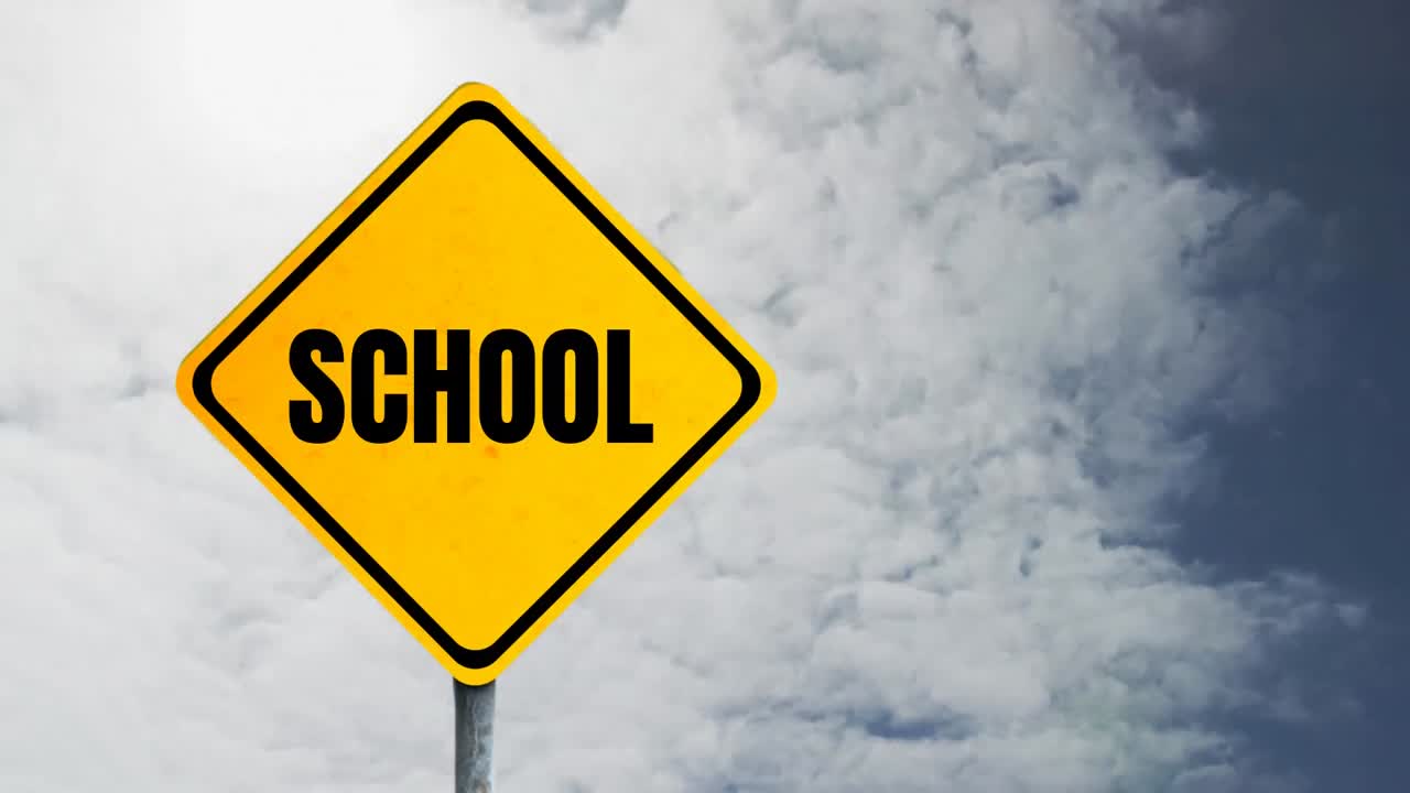 하늘을 배경으로 한 노란색 도로 표지판의 애니메이션