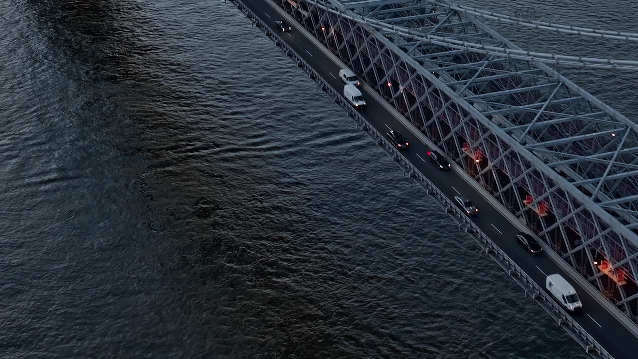 Vista aerea del Ponte di Williamsburg sull'East River