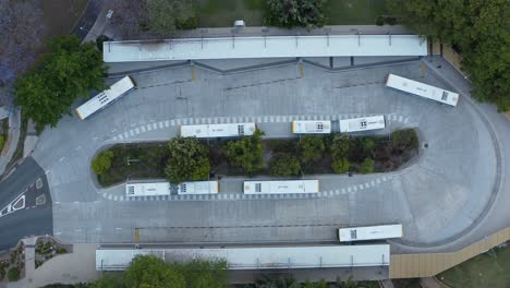 Toma-De-Drone-De-La-Parada-De-Autobús-Uq-Busway-De-La-Universidad-De-Queensland