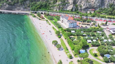 Sonnenliege-Strand-Von-Torbole-Strand-Torbole-Trient-Italien