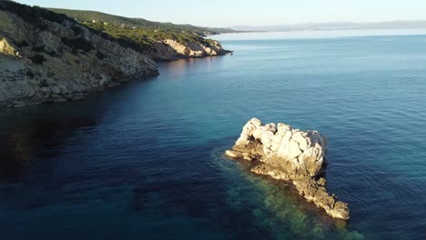 Imágenes-Aéreas-De-4k-De-La-Costa-De-Cerdeña