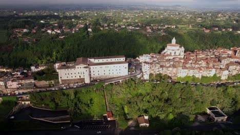 Elevated-town-Zagarolo-on-a-tuff-hill-in-Italy,-aerial-sideways,-panorama-view