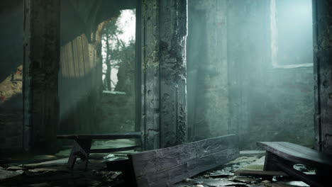 interior de la iglesia abandonada