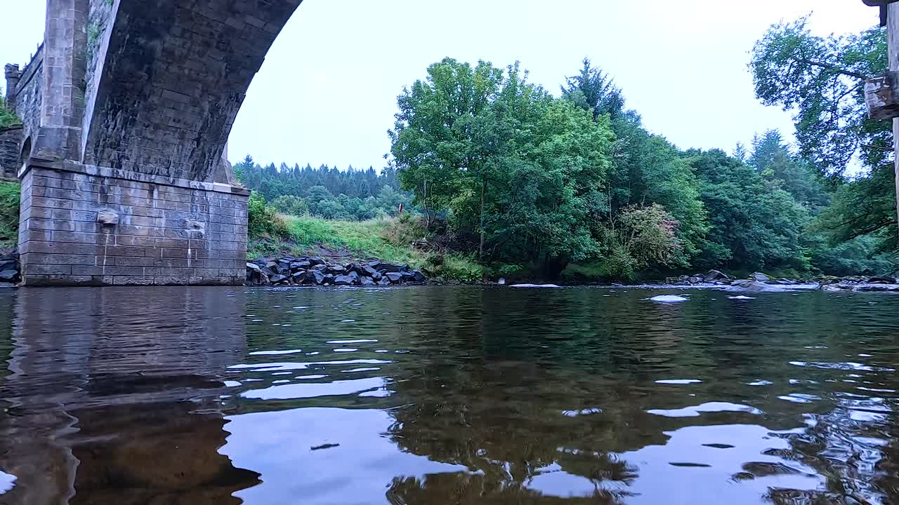 다리와 자연의 풍경