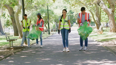 voluntarios de limpieza de parques