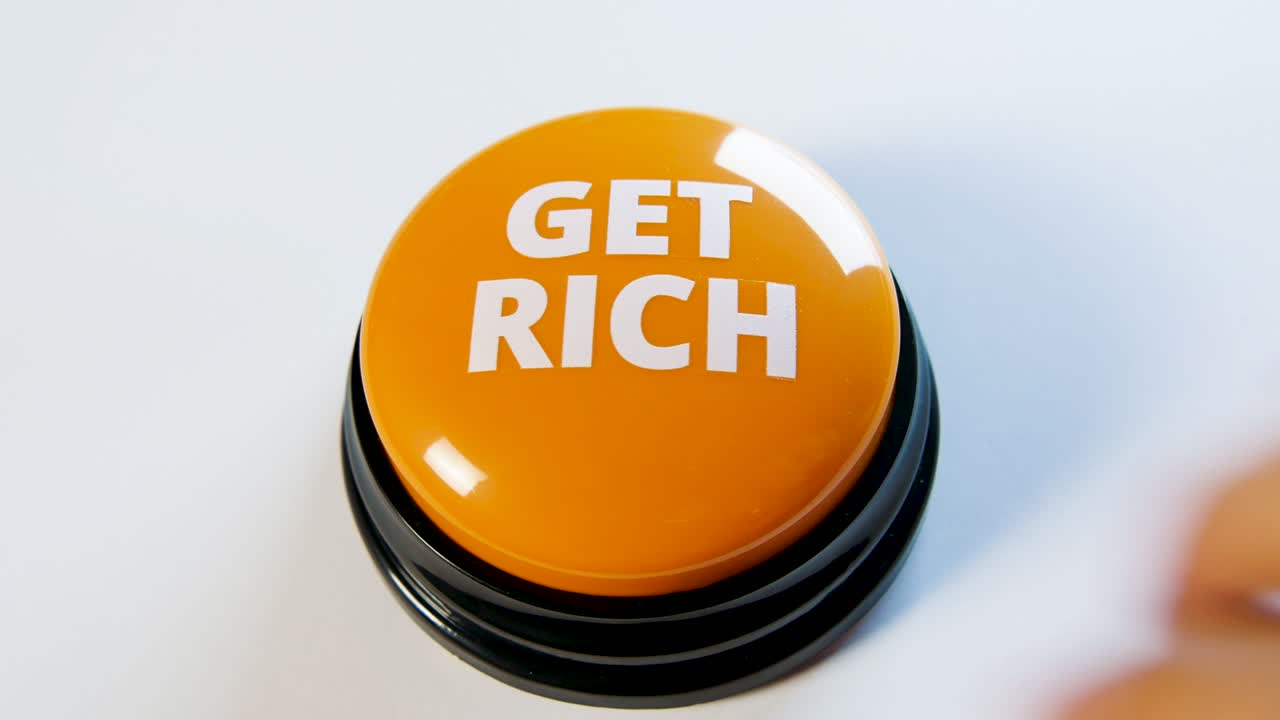 concepto de hacerse rico rápido. mujer presionando el botón de dinero brillante para hacerse más rico. ganar dinero fácil y riqueza. manera simple de hacer dinero en efectivo. historia de éxito. fuente pasiva de ingresos. curso de hacer dinero