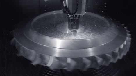 Metallbearbeitung-CNC-Drehmaschine-Fräsmaschine.-Schneiden-Von-Metall-Moderne-Verarbeitungstechnologie.