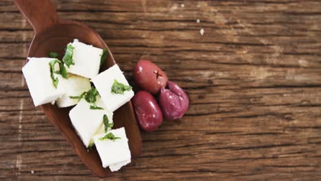 Cheese-cubes-with-herbs