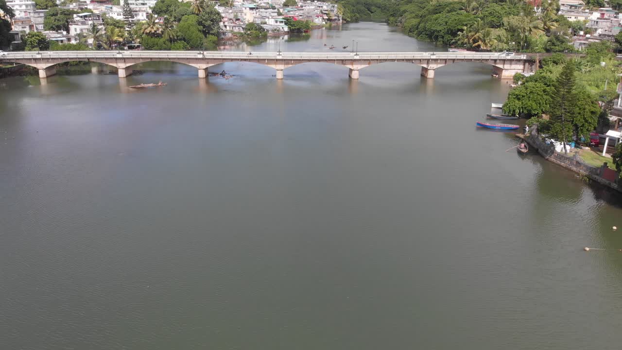 Bridge Cavendish Aerial - Panning shot