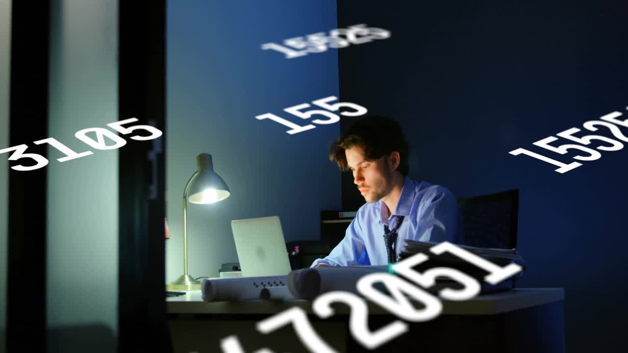 사무실에서 노트북을 사용하는 백인 사업가에 대한 데이터 처리 애니메이션