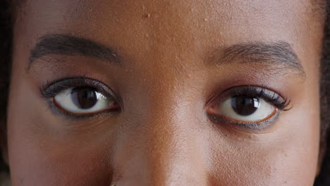 Closeup-portrait-of-a-woman-with-brown-eyes