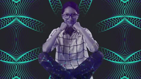 retrato de una mujer contra un fondo caleidoscópico
