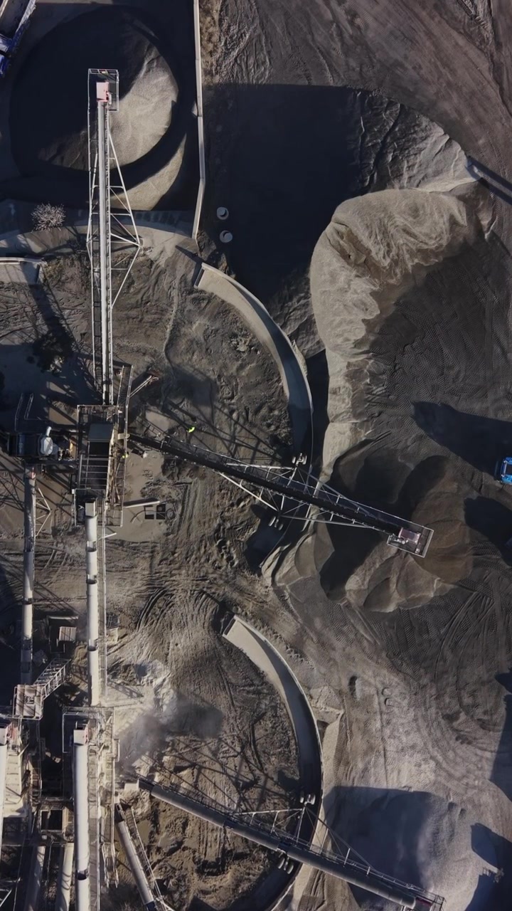 Quarry operation for stone extraction in the mining industry