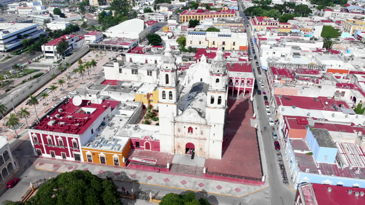 catedral campeche catedral drone órbita mediodía