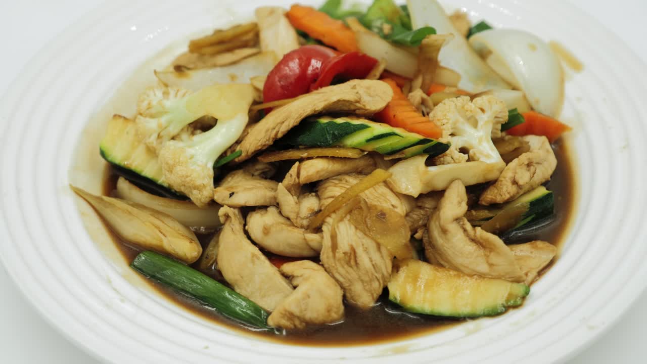 테이블에 전통적인 태국 cushine