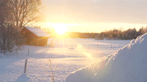 Tranquilo-Paisaje-Nevado-De-Invierno-En-El-Hermoso-Campo-Fuera-De-Helsinki,-Amanecer-Temprano-En-La-Mañana