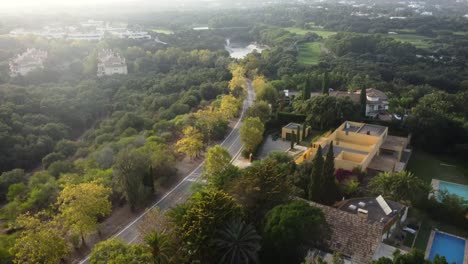 Schöner-Sonnenuntergang-über-Bergen-Und-Wald-In-Der-Ländlichen-Landschaft-Spaniens